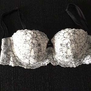 Victoria’s Secret Dream Angels Lacy Strapless Bra